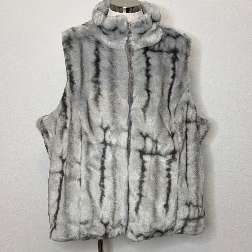 CJ Banks Gray and Black Faux Fur Vest